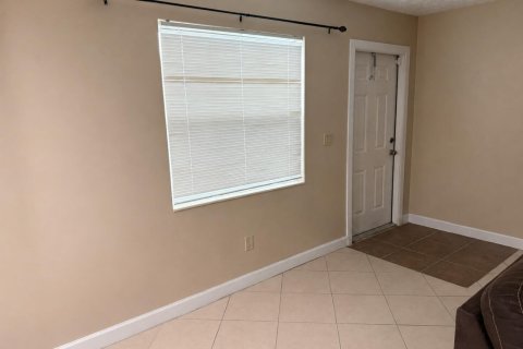 House in Stuart, Florida 3 bedrooms, 132.48 sq.m. № 2191209 - photo 5