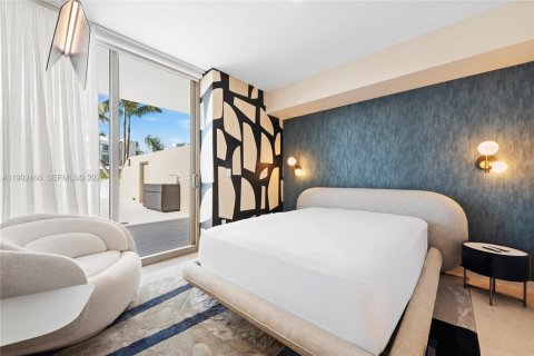 Condo in Bay Harbor Islands, Florida, 3 bedrooms № 2255681 - photo 26