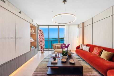 Condo in Bay Harbor Islands, Florida, 3 bedrooms № 2255681 - photo 2