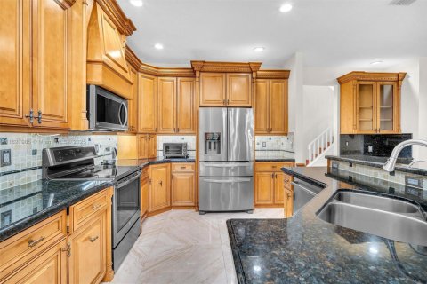 House in Lake Worth, Florida 5 bedrooms, 260.96 sq.m. № 1934526 - photo 13