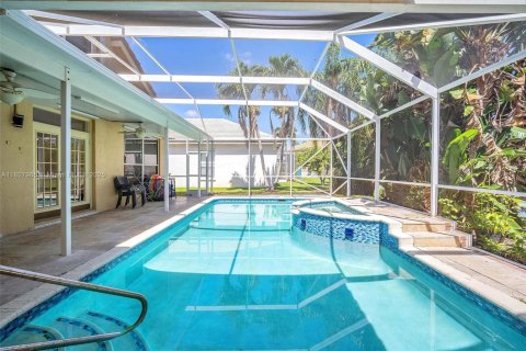 House in Lake Worth, Florida 5 bedrooms, 260.96 sq.m. № 1934526 - photo 30