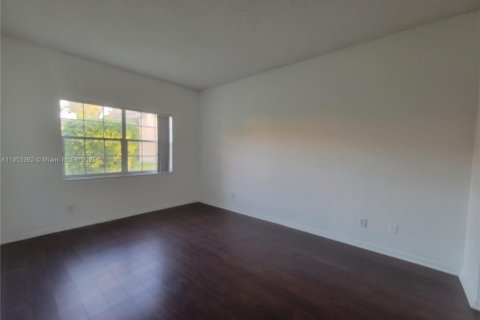 Снять в аренду кондоминиум в Дирфилд-Бич, Флорида 1 спальня, 56.21м2, № 1955294 - фото 6