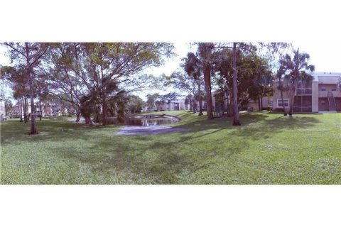 Снять в аренду кондоминиум в Дирфилд-Бич, Флорида 1 спальня, 56.21м2, № 1955294 - фото 11