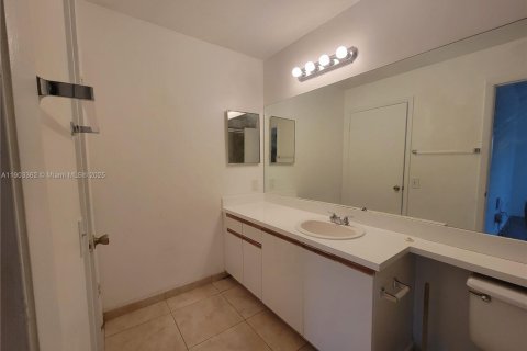 Снять в аренду кондоминиум в Дирфилд-Бич, Флорида 1 спальня, 56.21м2, № 1955294 - фото 9