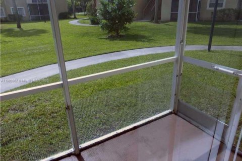 Снять в аренду кондоминиум в Дирфилд-Бич, Флорида 1 спальня, 56.21м2, № 1955294 - фото 5