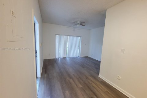 Снять в аренду кондоминиум в Дирфилд-Бич, Флорида 1 спальня, 56.21м2, № 1955294 - фото 14