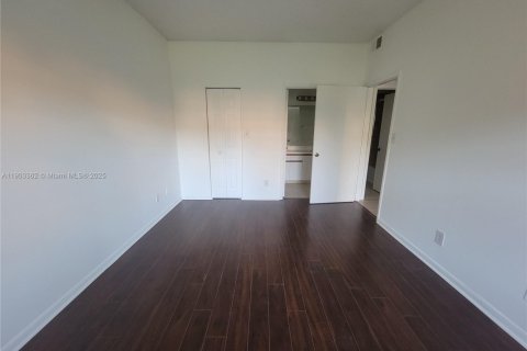 Снять в аренду кондоминиум в Дирфилд-Бич, Флорида 1 спальня, 56.21м2, № 1955294 - фото 7