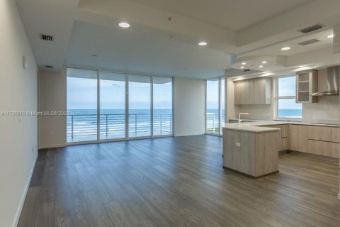 Condominio en alquiler en Hutchinson Island South, Florida, 3 dormitorios, 162.3 m2 № 1865284 - foto 4