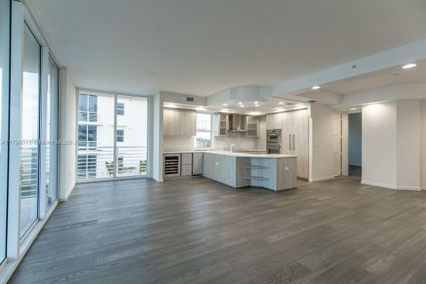 Condominio en alquiler en Hutchinson Island South, Florida, 3 dormitorios, 162.3 m2 № 1865284 - foto 6