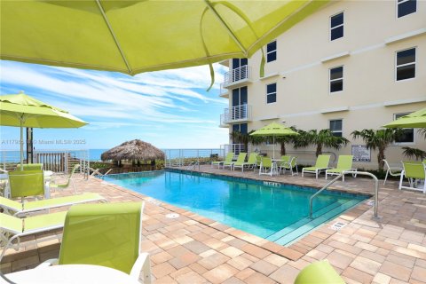 Condominio en alquiler en Hutchinson Island South, Florida, 3 dormitorios, 162.3 m2 № 1865284 - foto 28