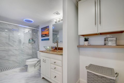 Condo in West Palm Beach, Florida, 3 bedrooms  № 2241933 - photo 15
