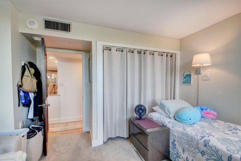 Condo in West Palm Beach, Florida, 3 bedrooms  № 2241933 - photo 14