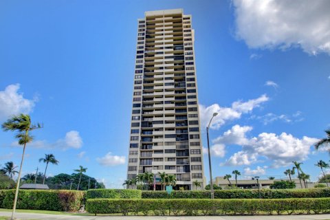 Condo in West Palm Beach, Florida, 3 bedrooms  № 2241933 - photo 4