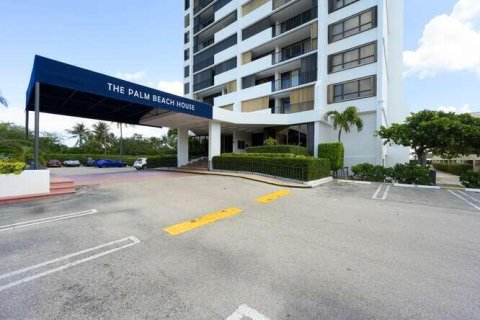 Condo in West Palm Beach, Florida, 3 bedrooms  № 2241933 - photo 6