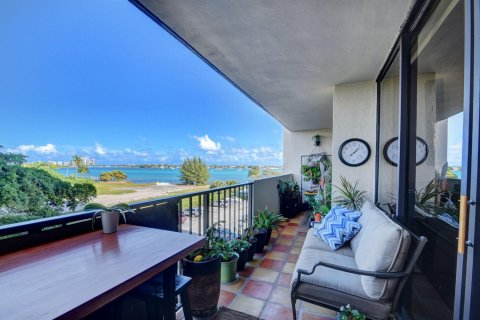 Condo in West Palm Beach, Florida, 3 bedrooms  № 2241933 - photo 3
