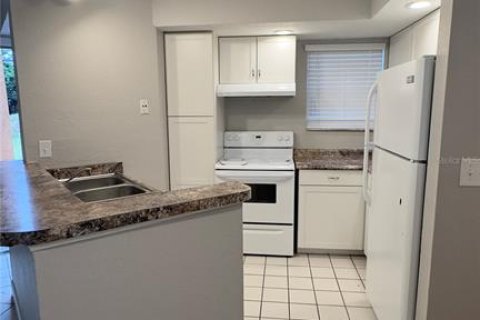 Appartement à louer à Orlando, Floride: 2 chambres, 86.77 m2 № 2408992 - photo 12
