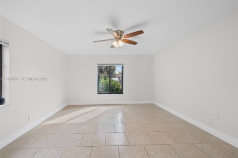 House in Coral Springs, Florida 4 bedrooms, 189.43 sq.m. № 2061246 - photo 27