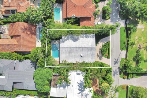 Casa en venta en Bal Harbour, Florida, 3 dormitorios, 349.68 m2 № 2082543 - foto 3