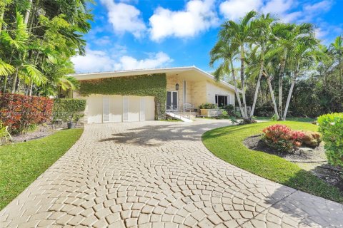 Casa en venta en Bal Harbour, Florida, 3 dormitorios, 349.68 m2 № 2082543 - foto 25