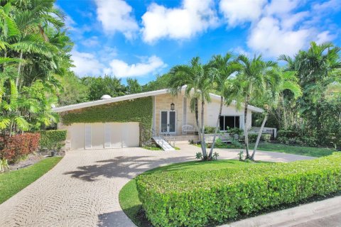 Casa en Bal Harbour, Florida 3 dormitorios, 349.68 m2 № 2082543