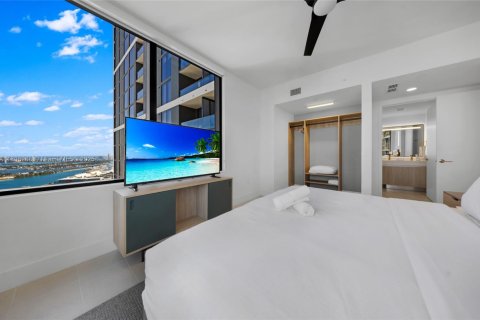 Кондоминиум с 2 спальнями в Майами, Флорида № 1949463