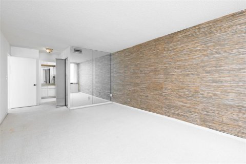 Купить кондоминиум в Сент-Пит-Бич, Флорида 5 комнат, 132.85м2, № 1630142 - фото 23