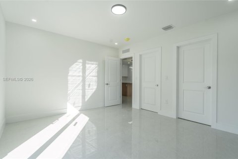 Купить виллу или дом в Майами, Флорида 4 спальни, 138.89м2, № 2005673 - фото 26