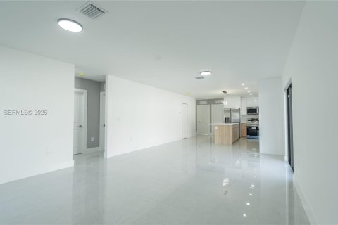 Купить виллу или дом в Майами, Флорида 4 спальни, 138.89м2, № 2005673 - фото 11