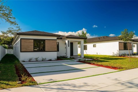 Купить виллу или дом в Майами, Флорида 4 спальни, 138.89м2, № 2005673 - фото 7