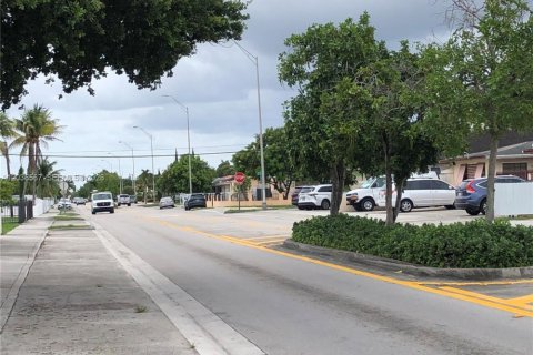 Immobilier commercial à vendre à Hialeah, Floride: 400.59 m2 № 2084510 - photo 6