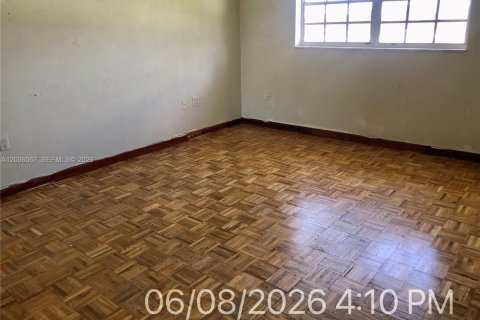 Immobilier commercial à vendre à Hialeah, Floride: 400.59 m2 № 2084510 - photo 21