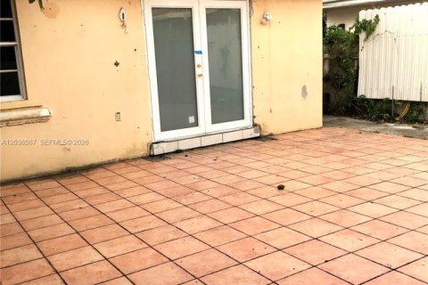 Immobilier commercial à vendre à Hialeah, Floride: 400.59 m2 № 2084510 - photo 15
