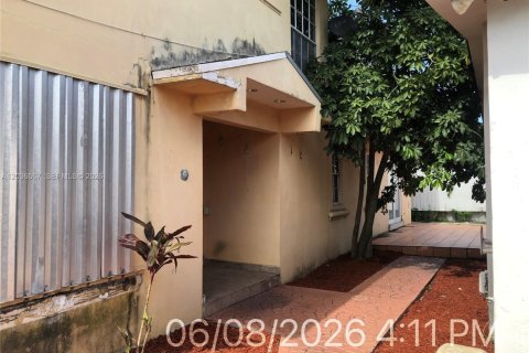 Immobilier commercial à vendre à Hialeah, Floride: 400.59 m2 № 2084510 - photo 11
