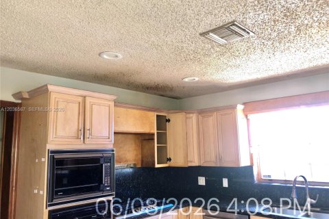 Immobilier commercial à vendre à Hialeah, Floride: 400.59 m2 № 2084510 - photo 16