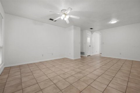 Casa en alquiler en Gainesville, Florida, 3 dormitorios, 115.66 m2 № 2231365 - foto 4