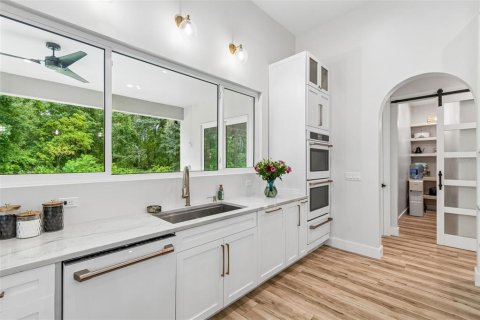 Купить виллу или дом в Нью-Порт-Ричи, Флорида 9 комнат, 422.05м2, № 2279973 - фото 10