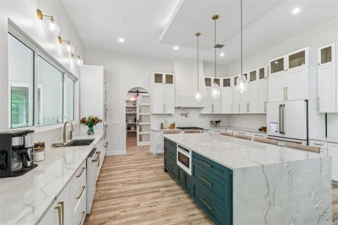 Купить виллу или дом в Нью-Порт-Ричи, Флорида 9 комнат, 422.05м2, № 2279973 - фото 9