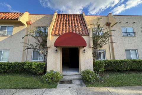 Condo in Jacksonville, Florida, 2 bedrooms  № 802239 - photo 1