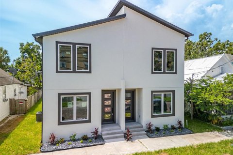 Townhouse in Tampa, Florida 3 bedrooms, 202.06 sq.m. № 1837986 - photo 2