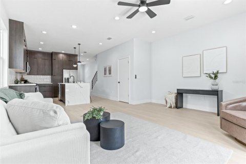 Townhouse in Tampa, Florida 3 bedrooms, 202.06 sq.m. № 1837986 - photo 14