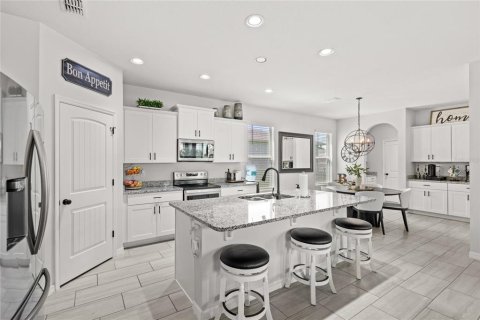 House in Winter Garden, Florida 4 bedrooms, 229.65 sq.m. № 1881335 - photo 7