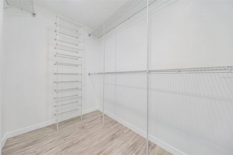 Купить кондоминиум в Тарпон-Спрингс, Флорида 10 комнат, 157.93м2, № 2225995 - фото 25