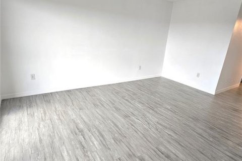 Купить кондоминиум в Тарпон-Спрингс, Флорида 10 комнат, 157.93м2, № 2225995 - фото 27