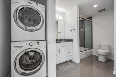 Купить кондоминиум в Тарпон-Спрингс, Флорида 10 комнат, 157.93м2, № 2225995 - фото 29