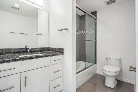 Купить кондоминиум в Тарпон-Спрингс, Флорида 10 комнат, 157.93м2, № 2225995 - фото 28
