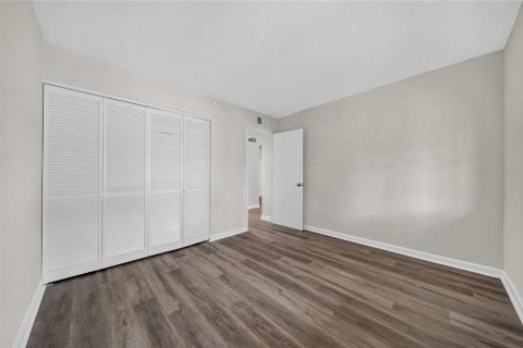 Condo in Saint Petersburg, Florida, 2 bedrooms  № 2217766 - photo 25