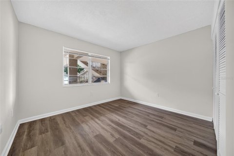 Condo in Saint Petersburg, Florida, 2 bedrooms  № 2217766 - photo 24