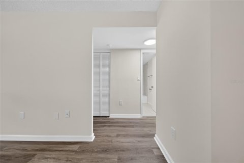 Condo in Saint Petersburg, Florida, 2 bedrooms  № 2217766 - photo 22