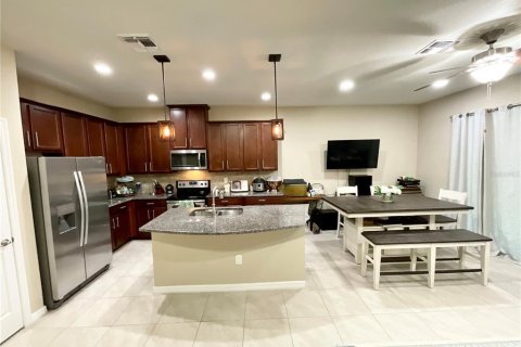 Touwnhouse à louer à Dunedin, Floride: 3 chambres, 138.33 m2 № 2388309 - photo 6