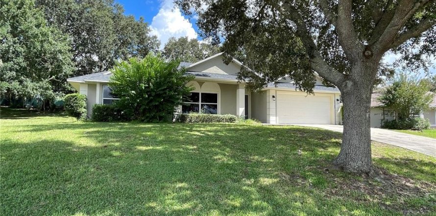 Villa ou maison à Clermont, Floride 3 chambres, 151.8 m2 № 2351833